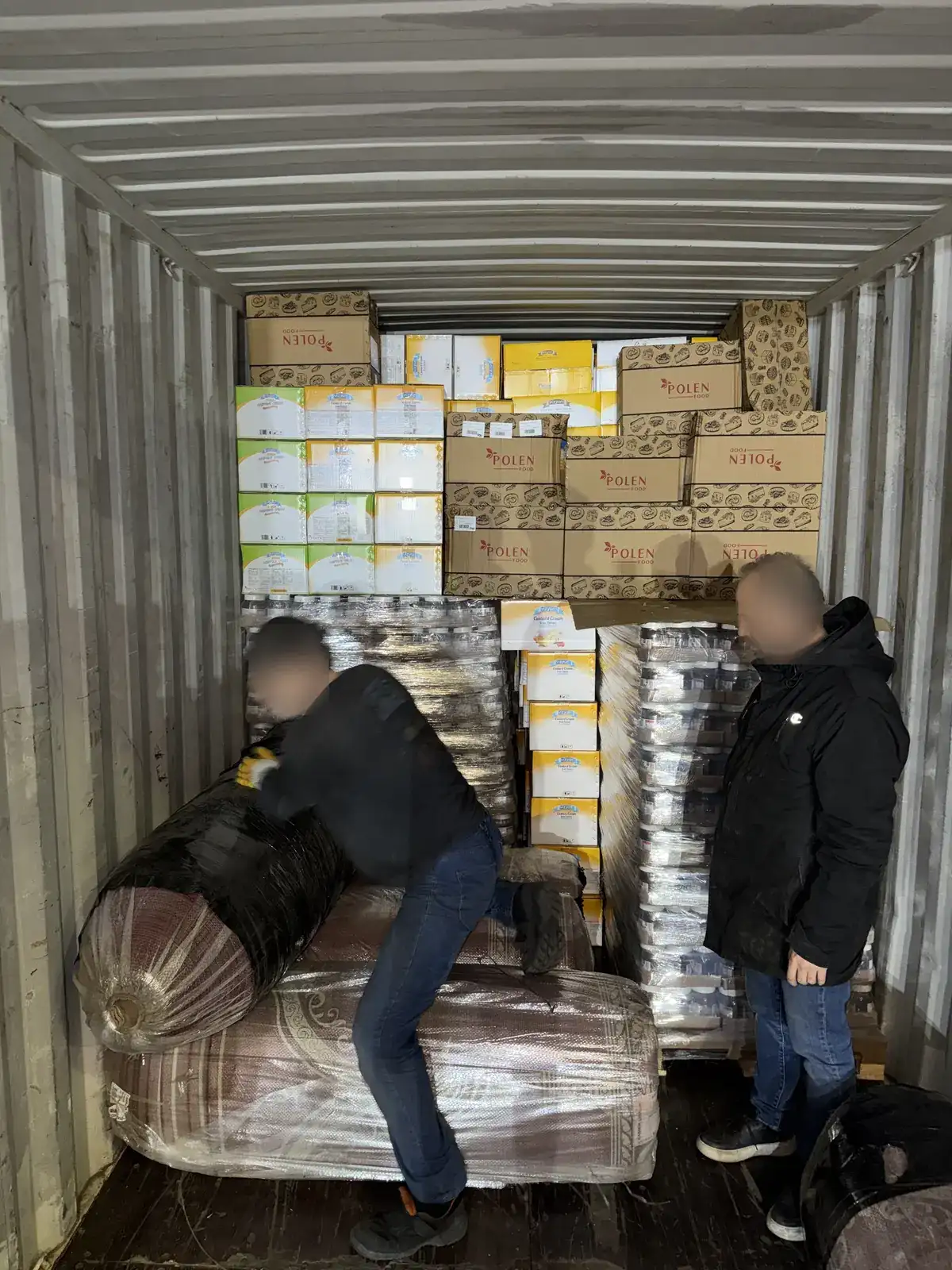 Chargement manuel de palettes et de ballots
